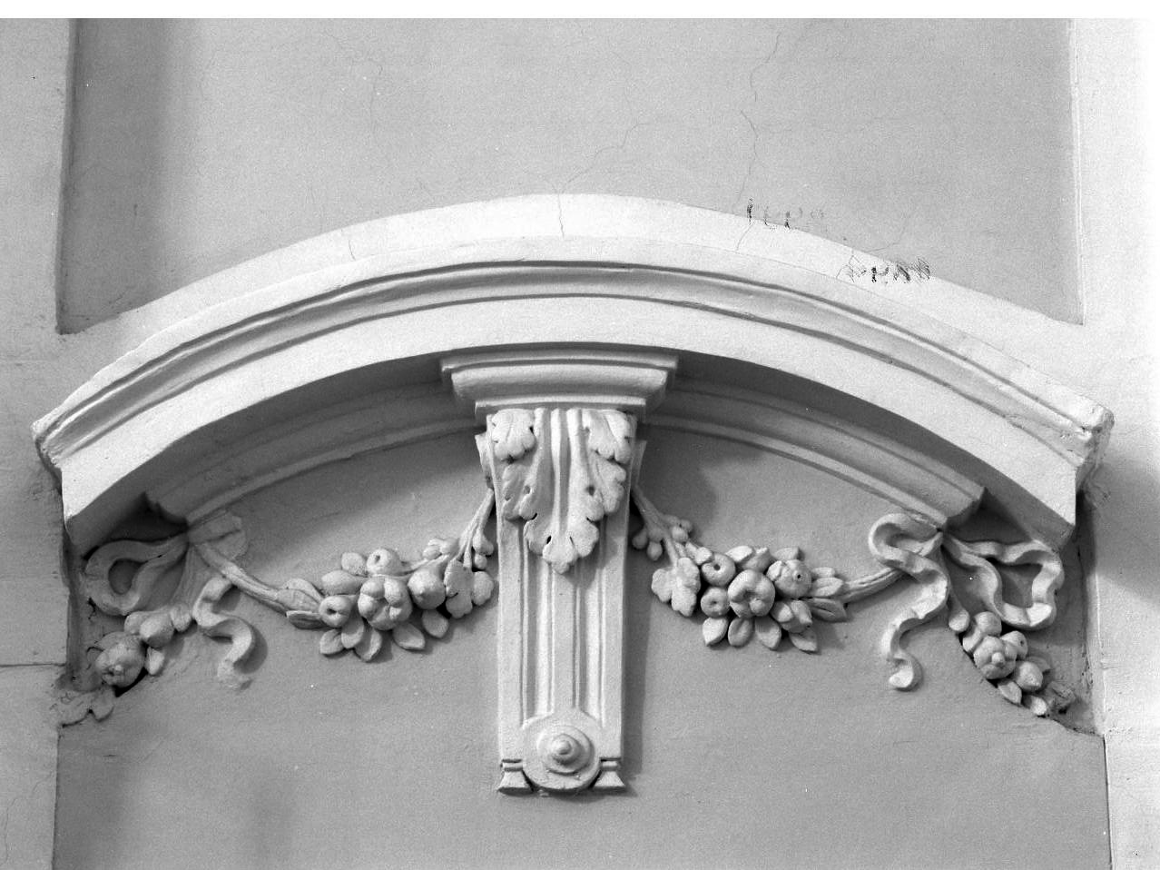 decorazione plastico-architettonica - bottega napoletana (seconda metà sec. XIX)