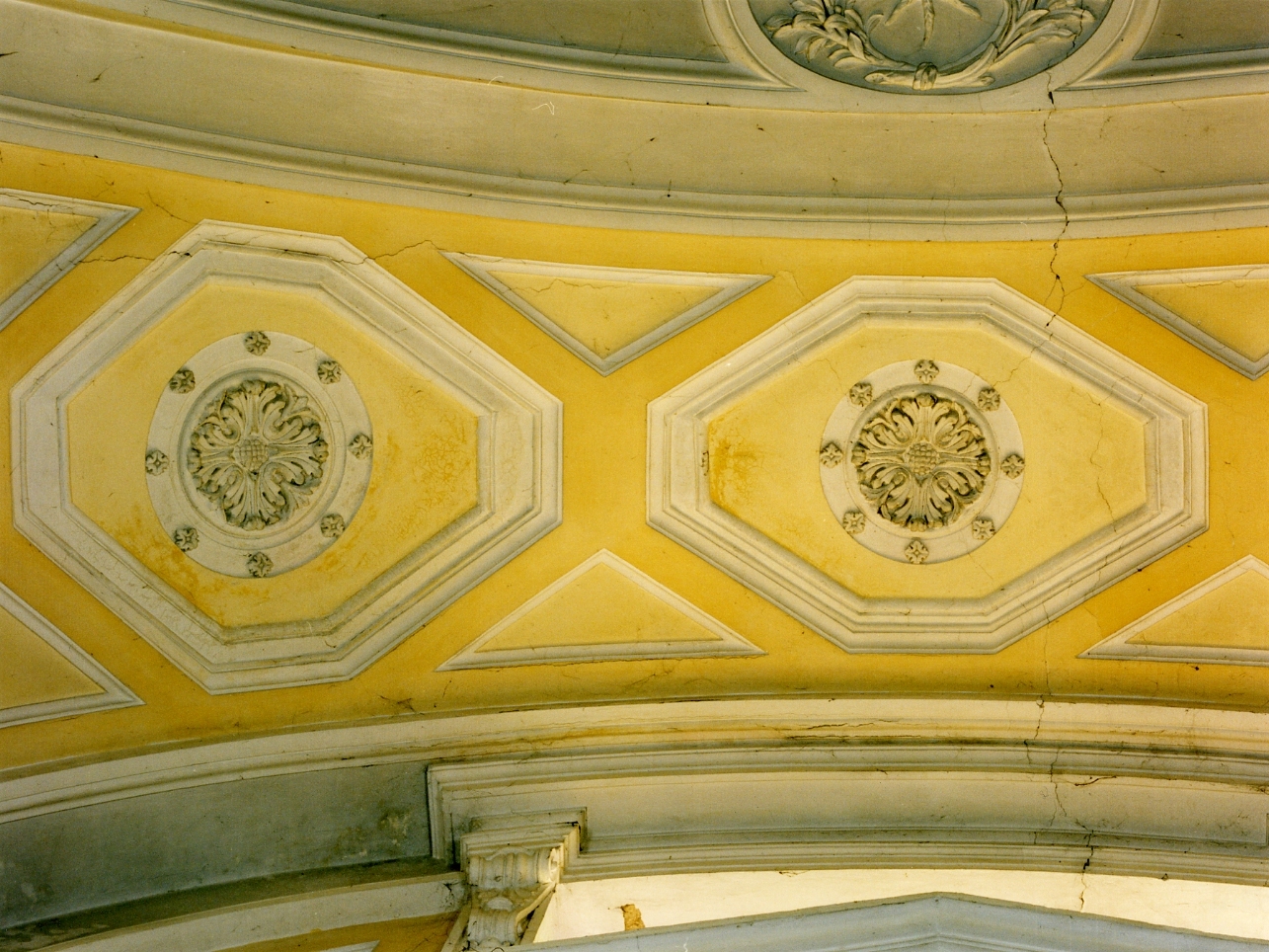 decorazione plastica, complesso decorativo - bottega napoletana (fine sec. XVIII)