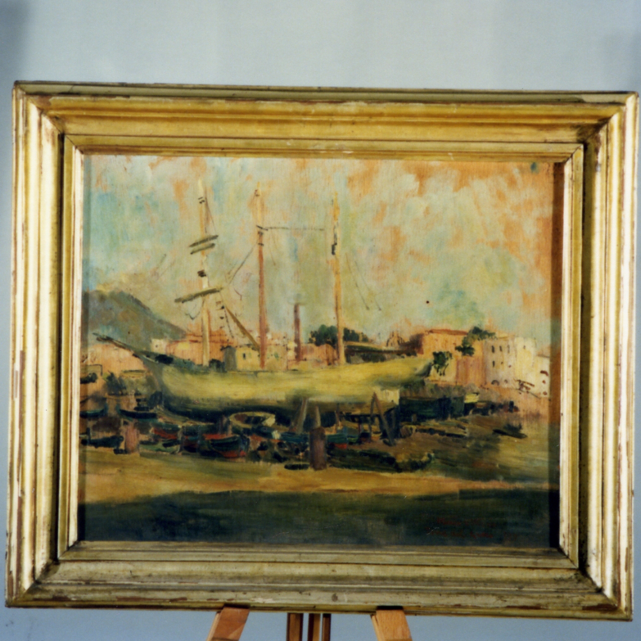 marina con una nave allo scalo (dipinto) di Vittorio Mario (sec. XX)