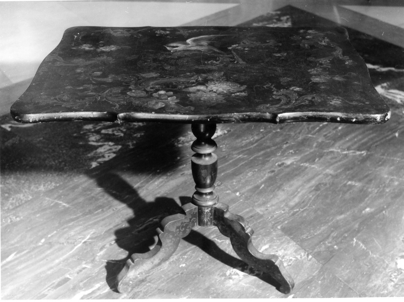 tavolino - manifattura napoletana (seconda metà sec. XVIII)