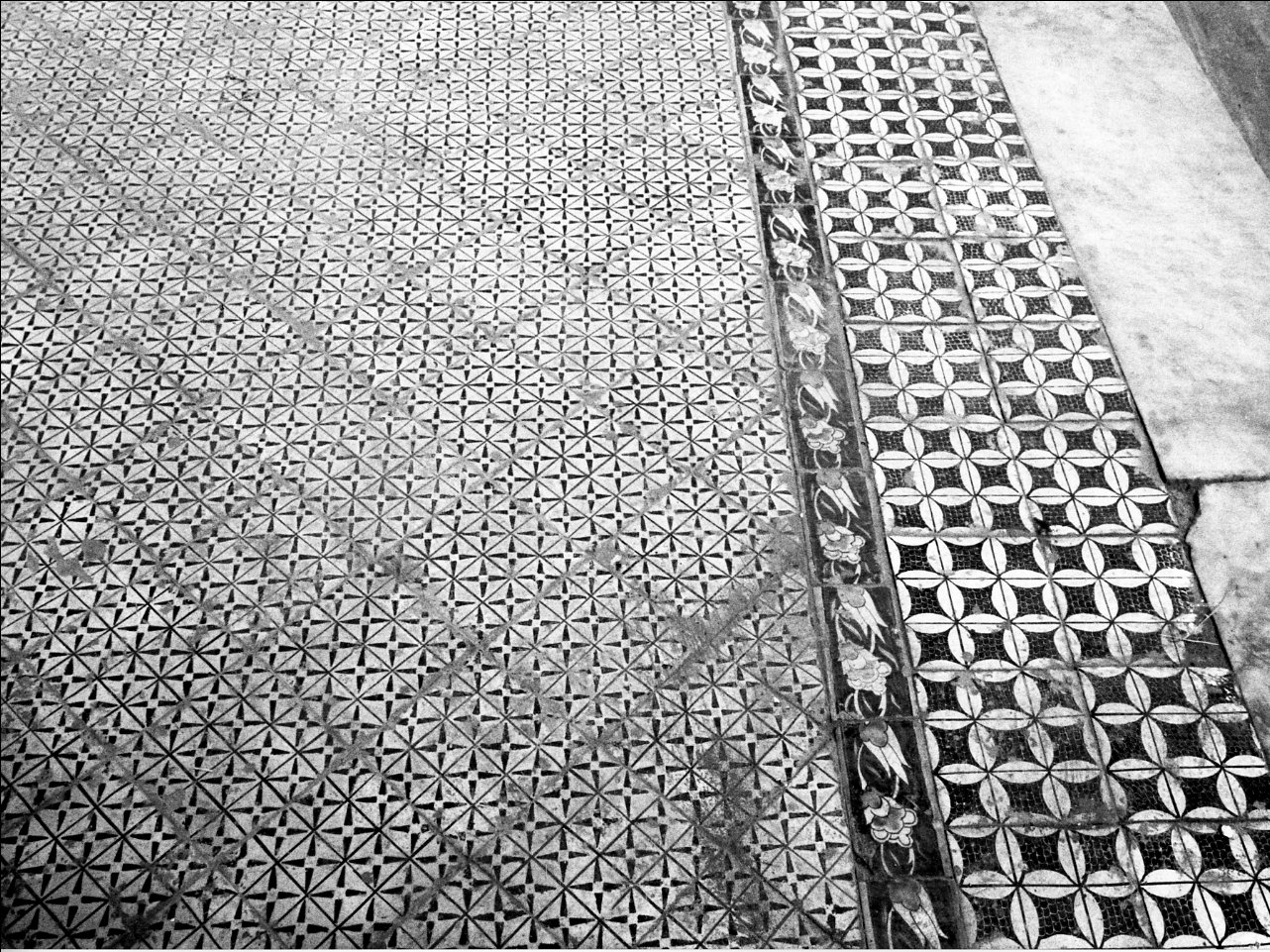 pavimento a mattonelle - bottega napoletana (fine sec. XIX)
