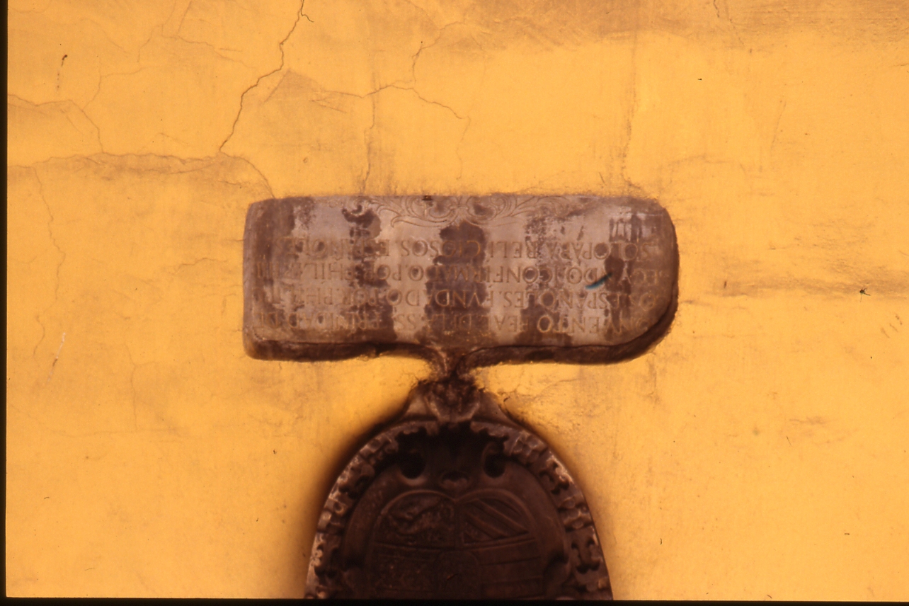 lapide commemorativa - bottega napoletana (fine sec. XVI)