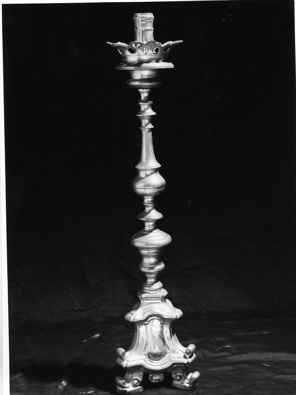 candelabro, serie - bottega napoletana (prima metà sec. XVIII)