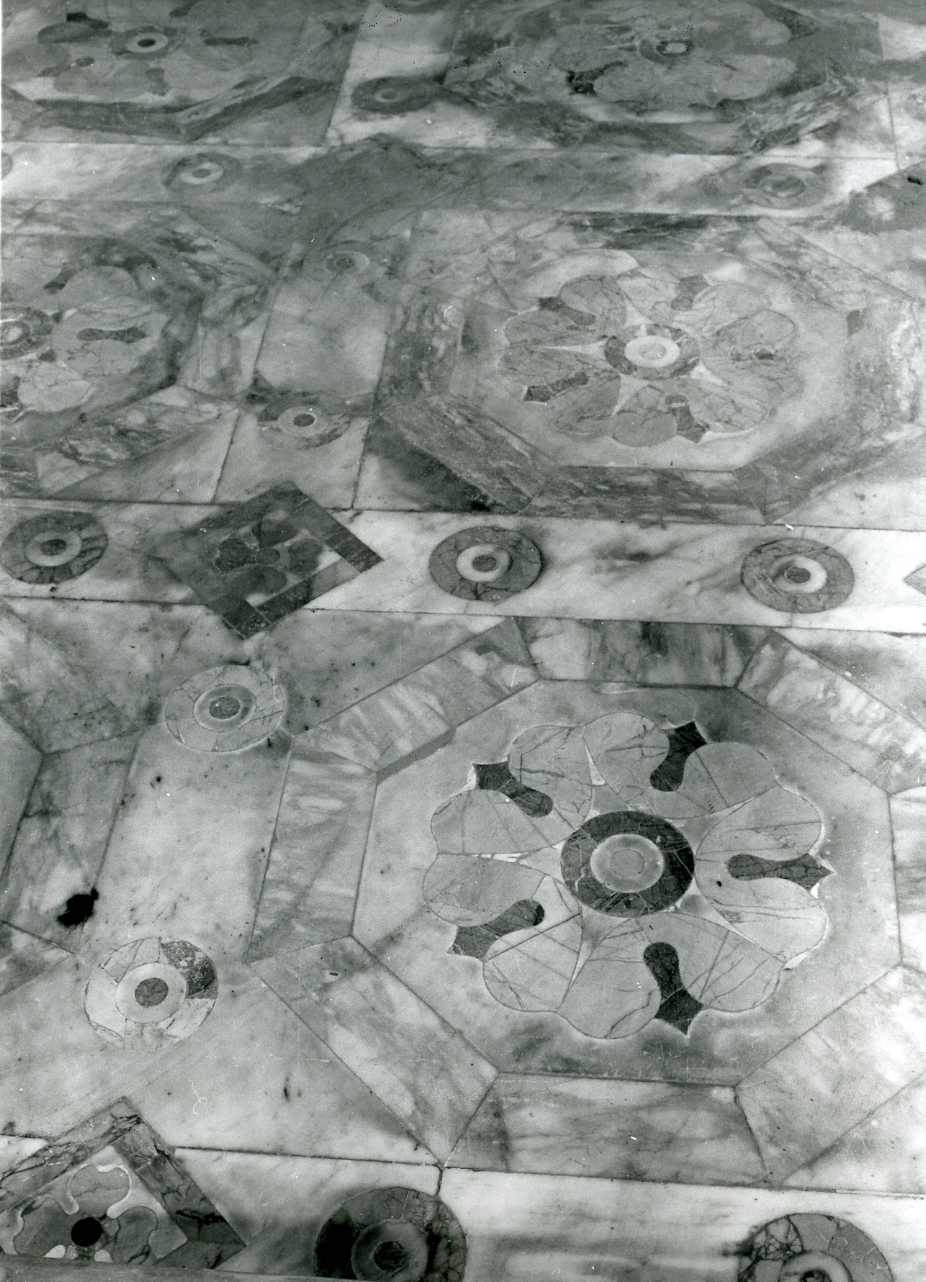 decorazione a rosone (pavimento) di Lazzari Jacopo (prima metà sec. XVII)