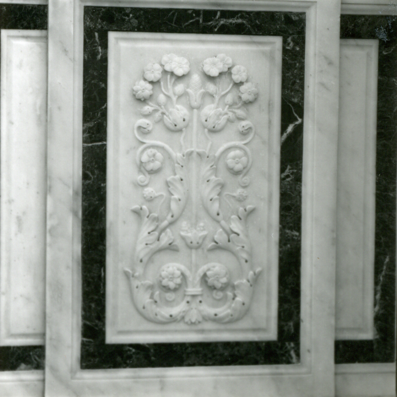 motivi decorativi floreali (rilievo, serie) - bottega napoletana (seconda metà sec. XIX)