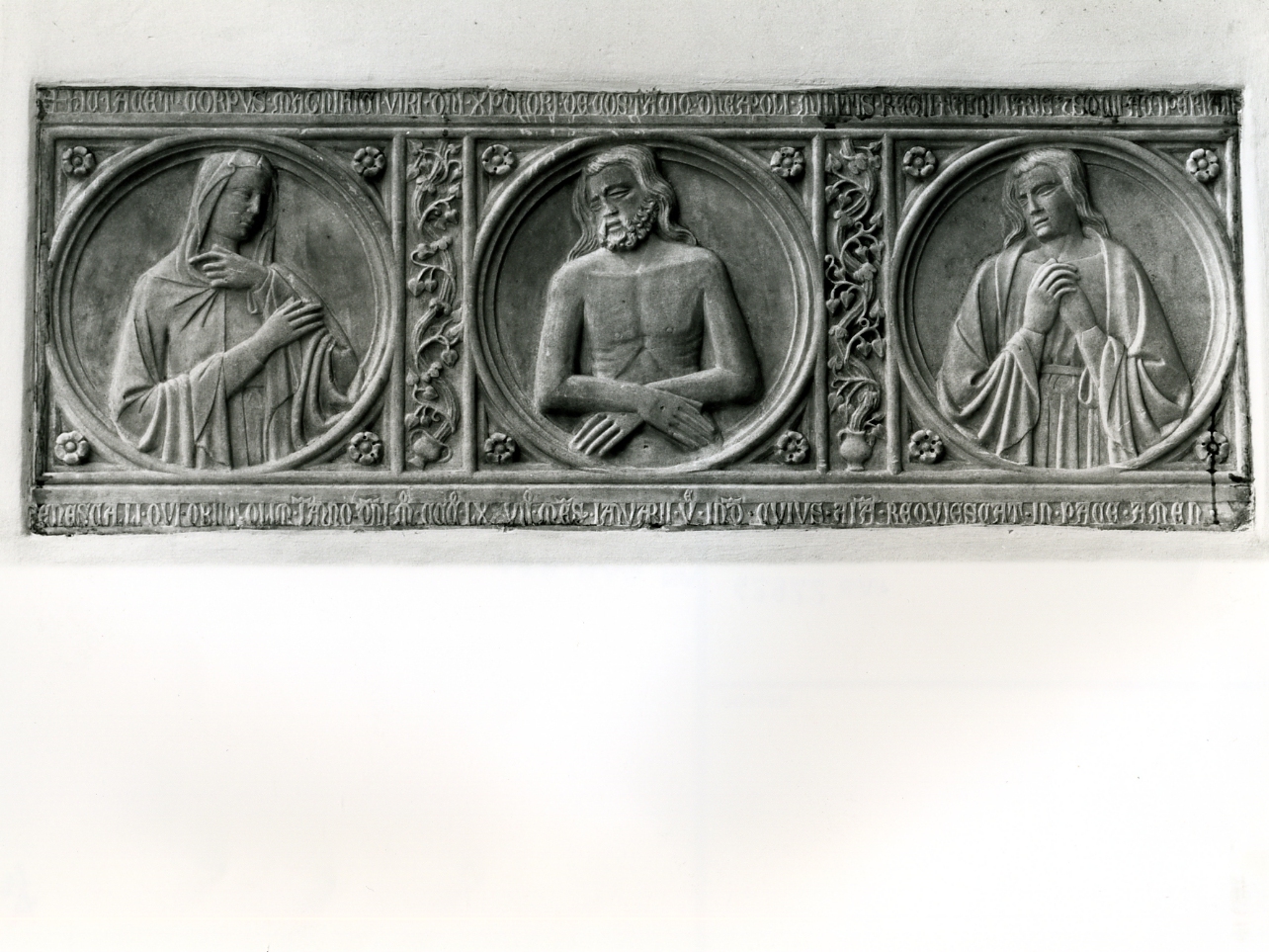 compianto sul Cristo morto (sarcofago, frammento) - bottega napoletana (sec. XIV)