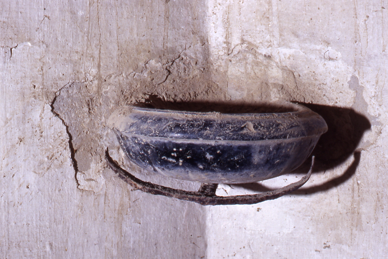 acquasantiera pensile - bottega napoletana (seconda metà sec. XVIII)