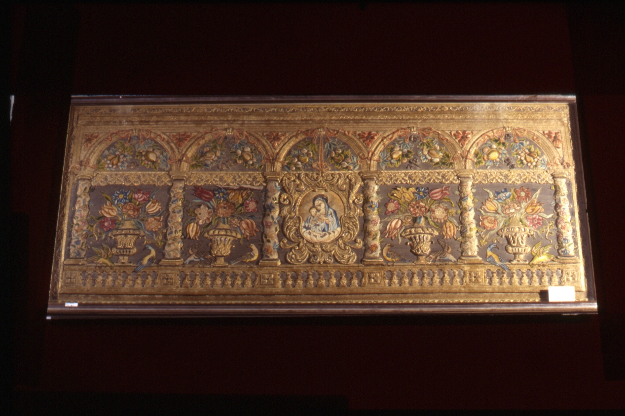 Madonna con Bambino (paliotto) - manifattura napoletana (ultimo quarto sec. XVII)