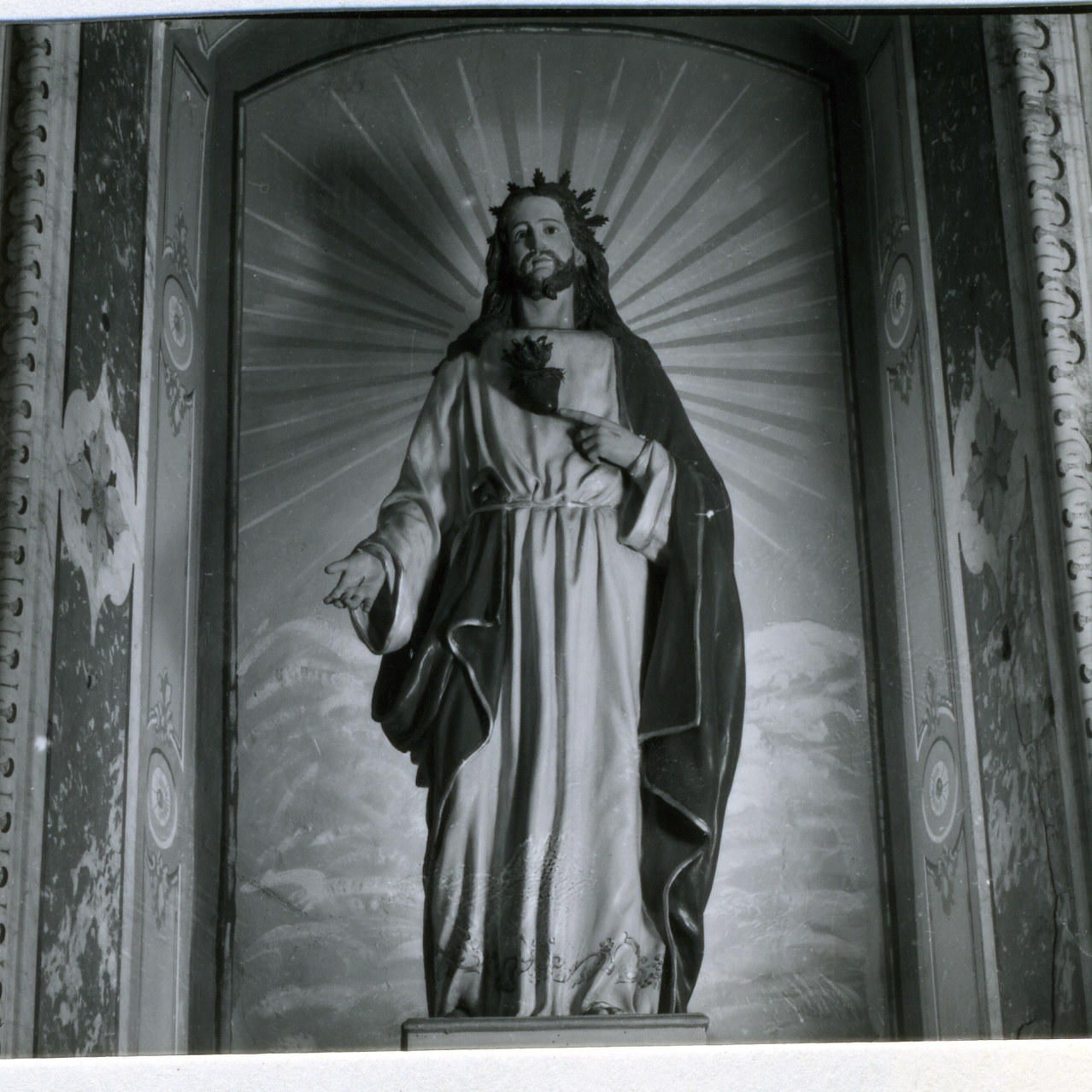 Sacro Cuore di Gesù (statua) - manifattura Italia meridionale (prima metà sec. XX)