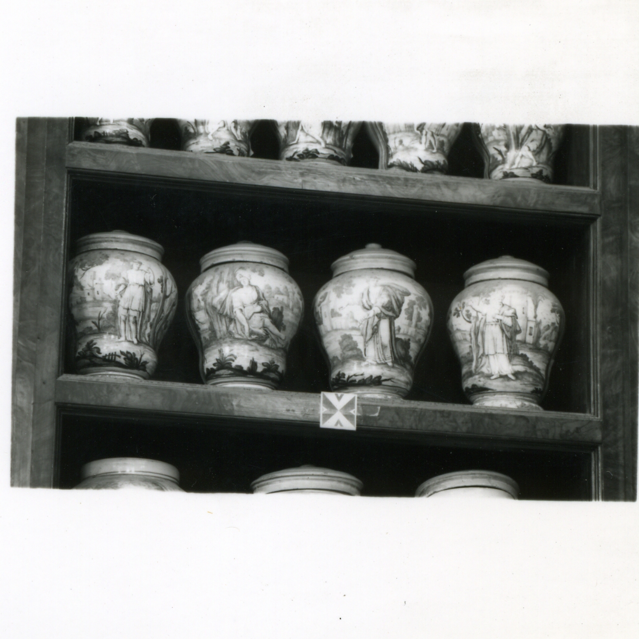 vaso da farmacia, serie di Massa Donato (e aiuti) (metà sec. XVIII)