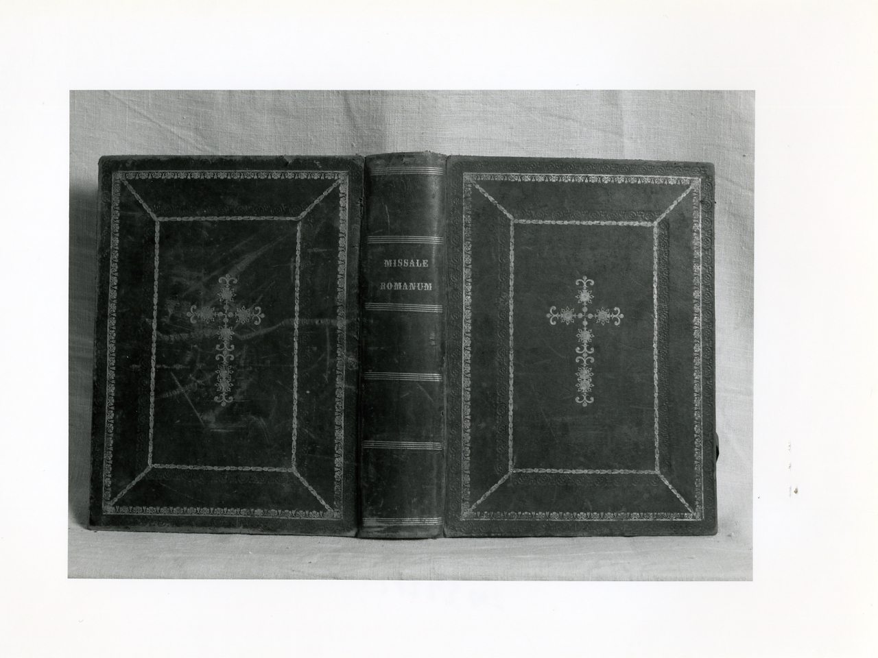 coperta di libro liturgico - bottega napoletana (sec. XIX)