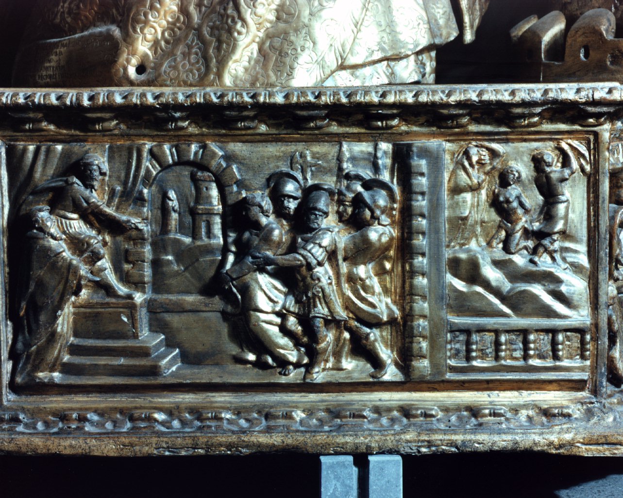 Dioscuro denuncia Santa Barbara al prefetto martiniano (rilievo) di Giliberto Lelio (sec. XVII)