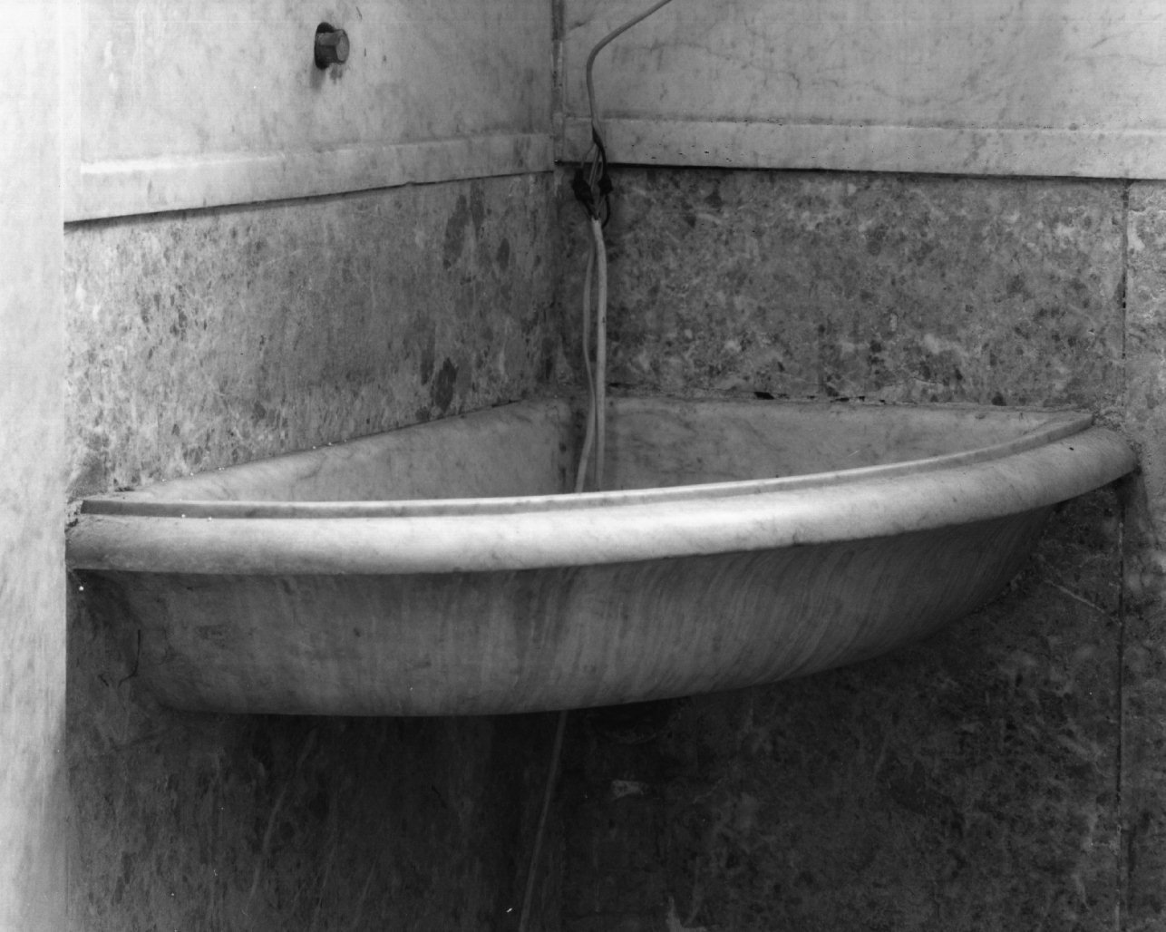 lavabo da sacrestia - bottega napoletana (sec. XIX)