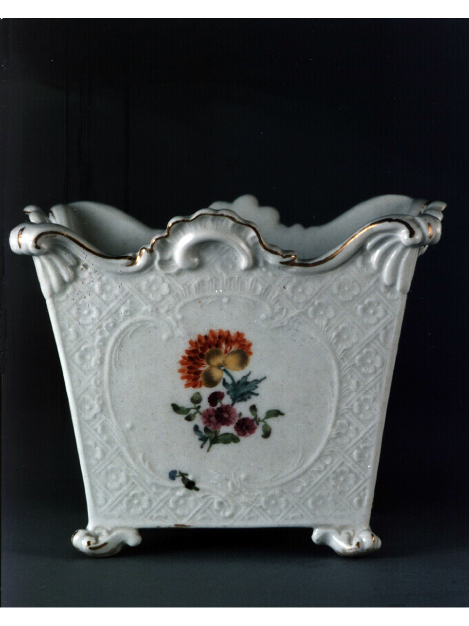 motivi decorativi floreali (cachepot) - manifattura di Meissen (sec. XVIII)