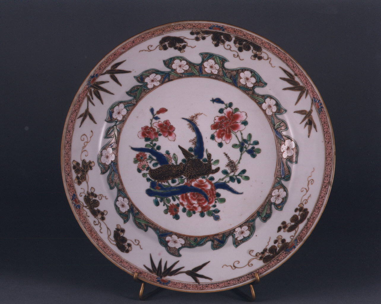 motivi decorativi vegetali e animali (piatto, serie) - manifattura cinese (sec. XVIII)