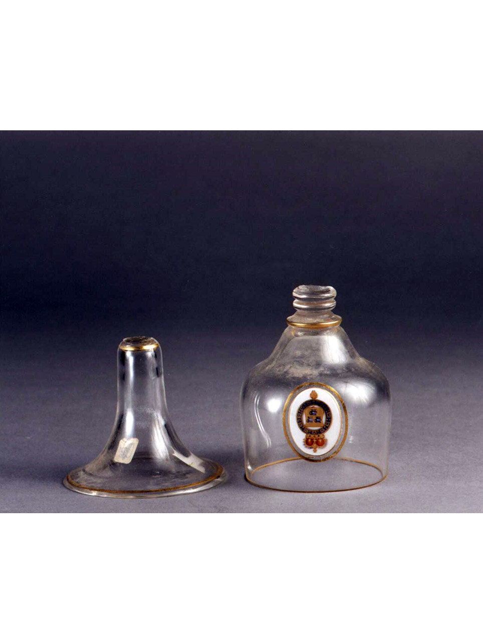 stemma gentilizio (bicchiere) - bottega inglese (sec. XIX)