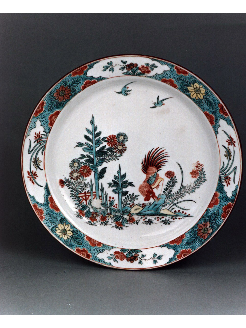 motivi decorativi vegetali e animali (piatto) - manifattura di Jingdezhen (secc. XVII/ XVIII)