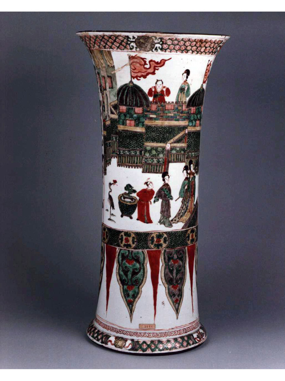 scena di corte/ motivi decorativi geometrici e vegetali (vaso) - manifattura cinese (secc. XVII/ XVIII)