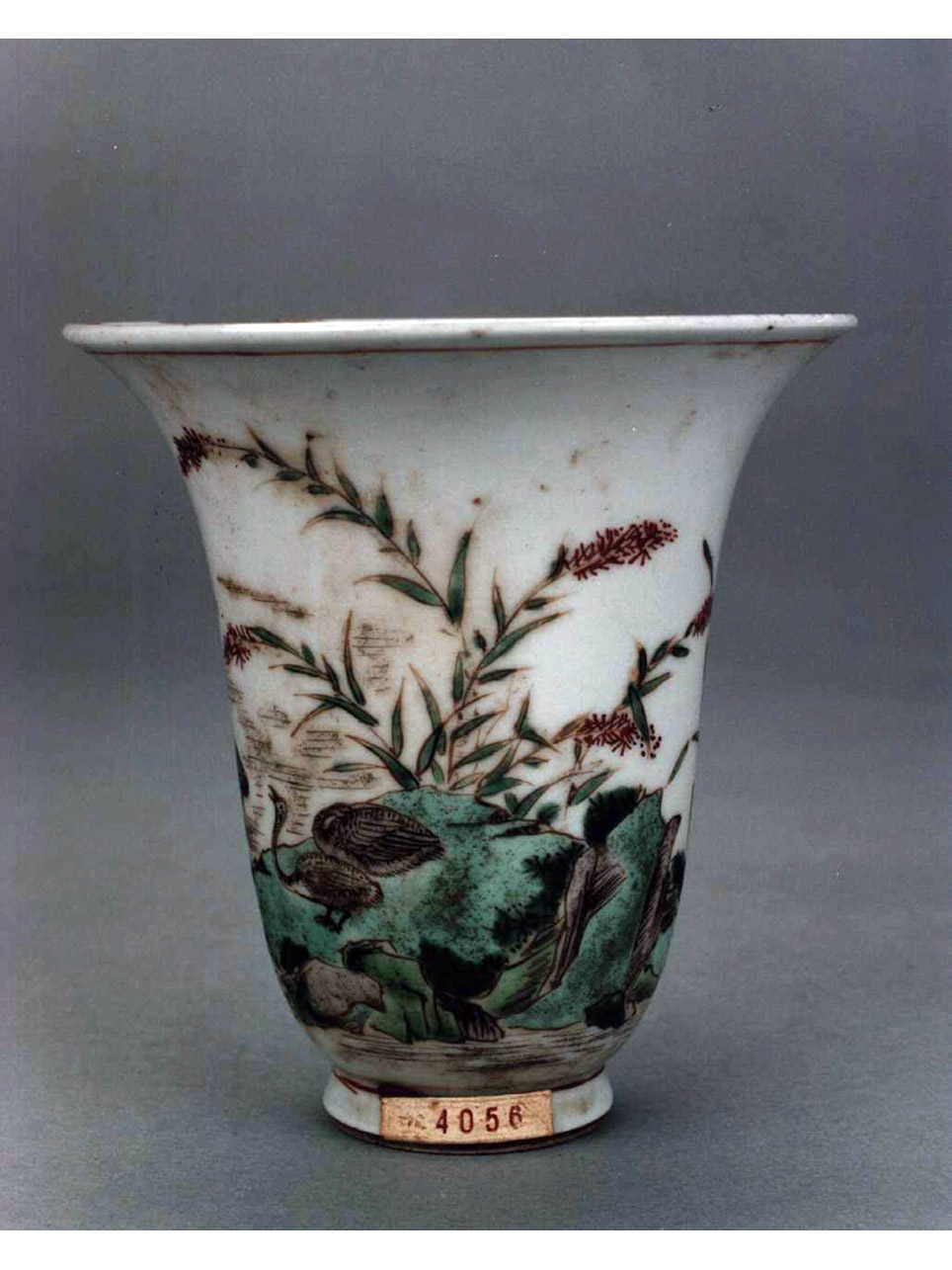 motivi decorativi vegetali e animali (vasetto) - manifattura cinese (secc. XVII/ XVIII)