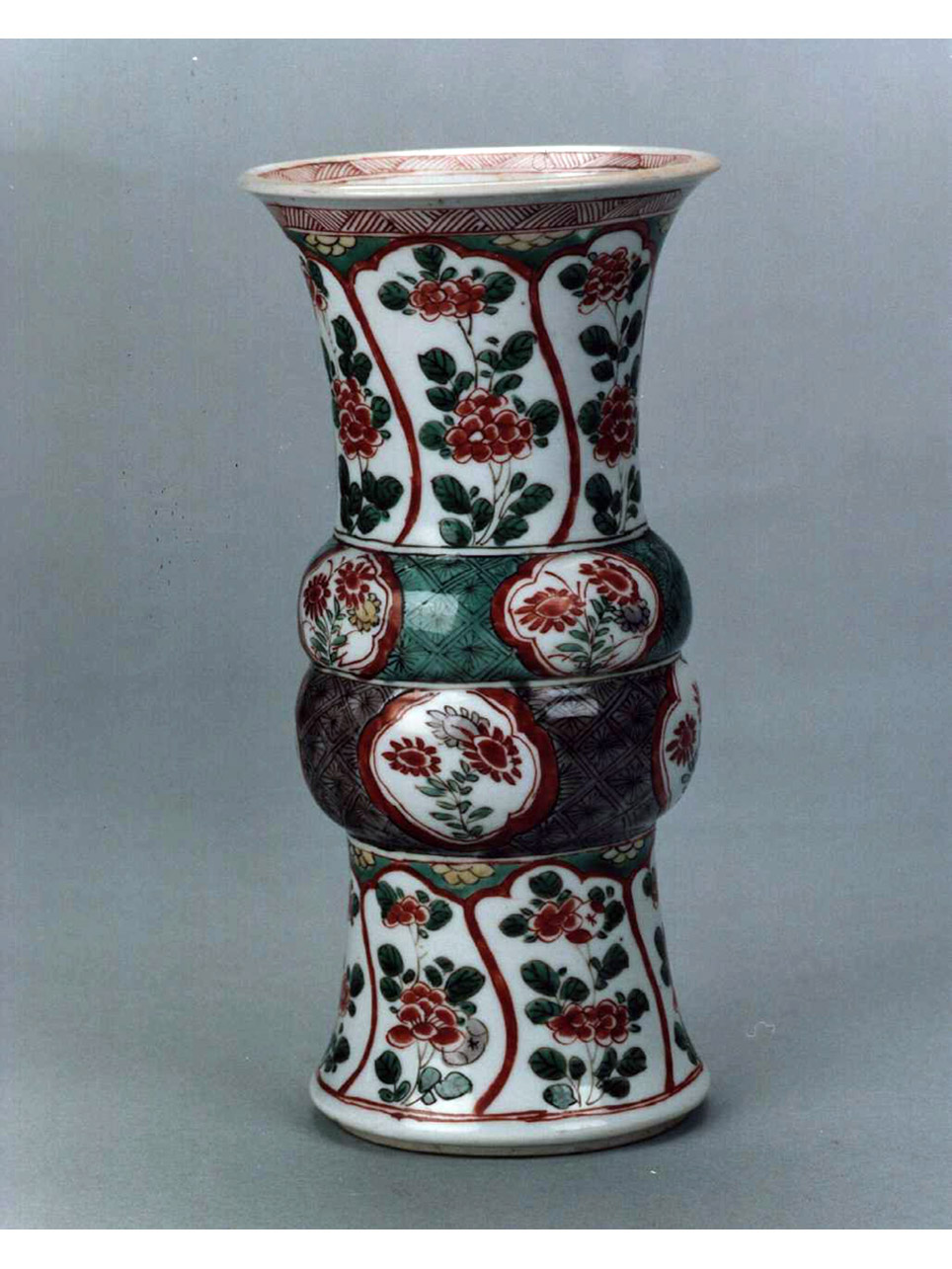 motivi decorativi vegetali (vasetto) - manifattura cinese (sec. XVII)
