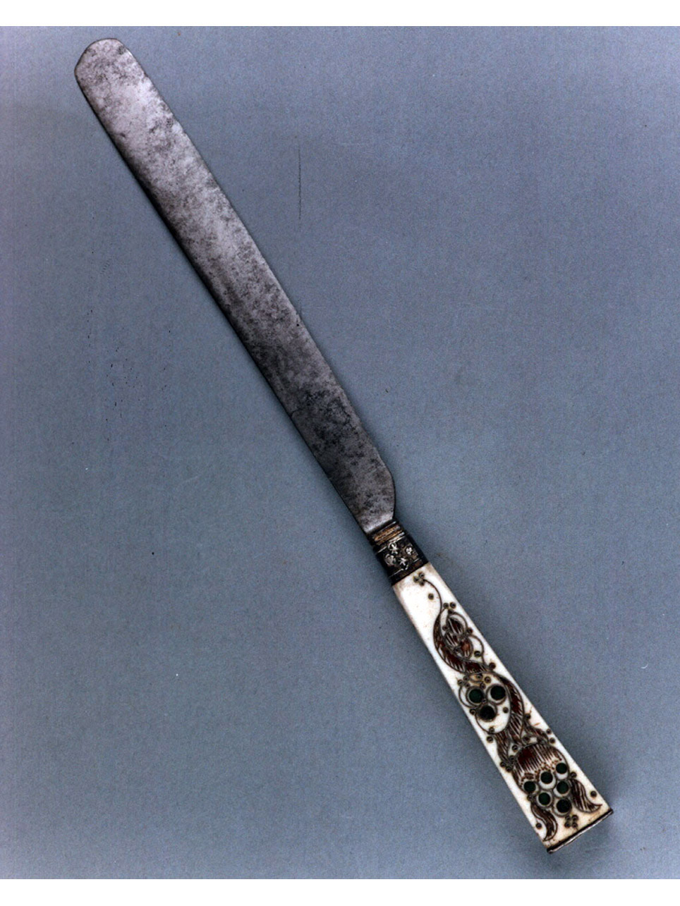 motivi decorativi vegetali stilizzati (coltello) - bottega inglese (ultimo quarto sec. XVII)