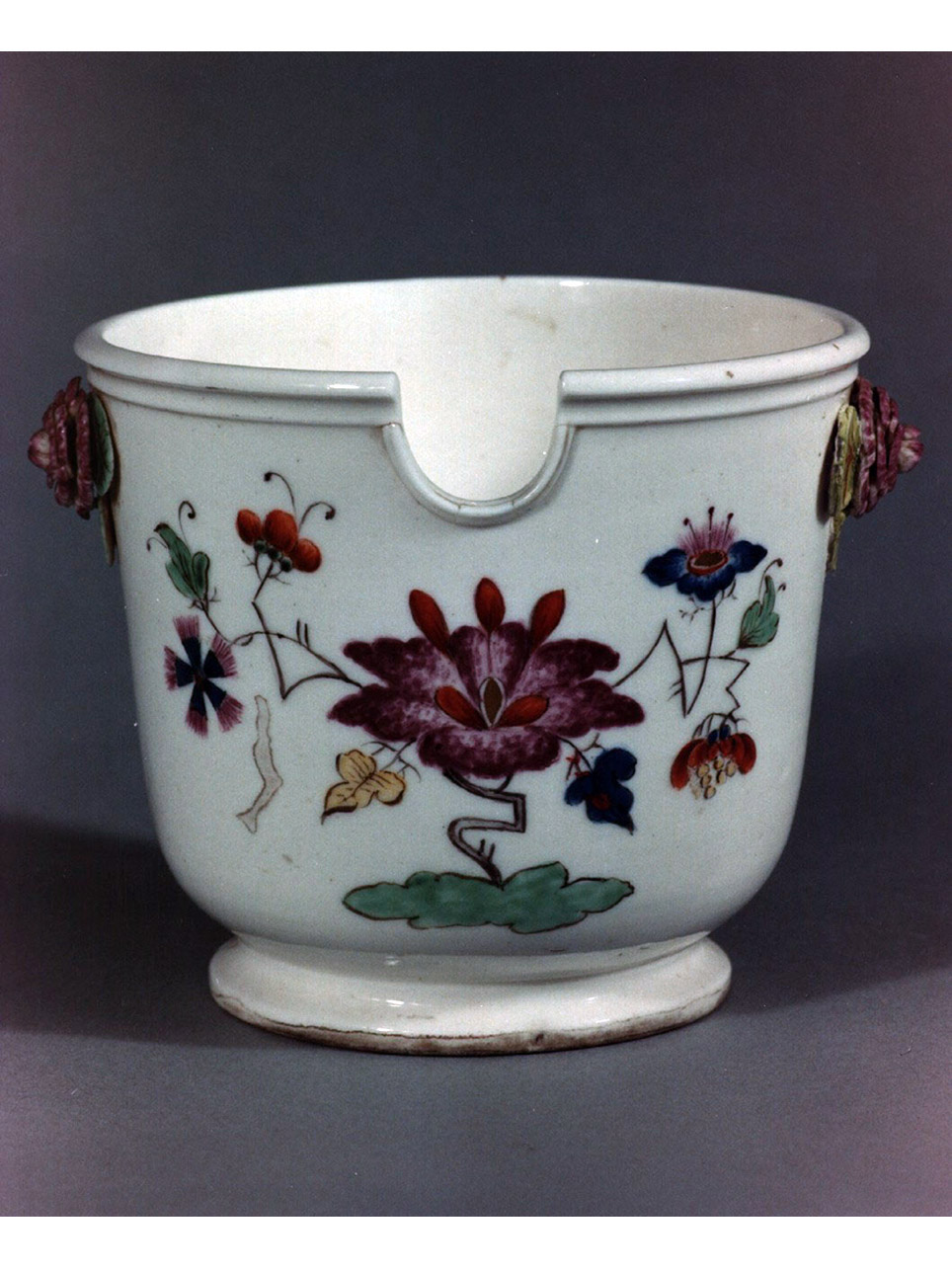 motivi decorativi floreali (vaso) - manifattura di Capodimonte (sec. XVIII)