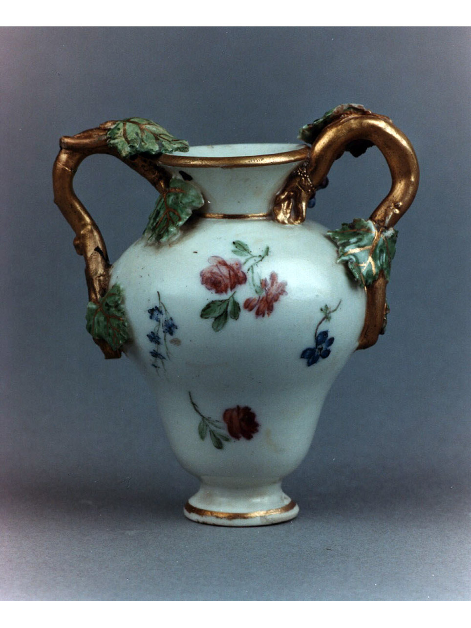 motivi decorativi floreali (vasetto) - manifattura di Capodimonte (sec. XVIII)