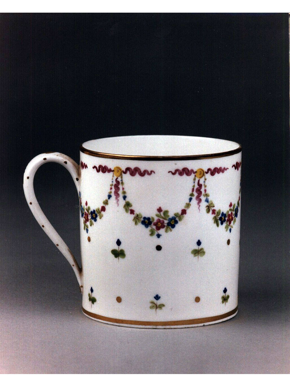 motivi decorativi floreali (tazza) - manifattura di Limoges (sec. XVIII)