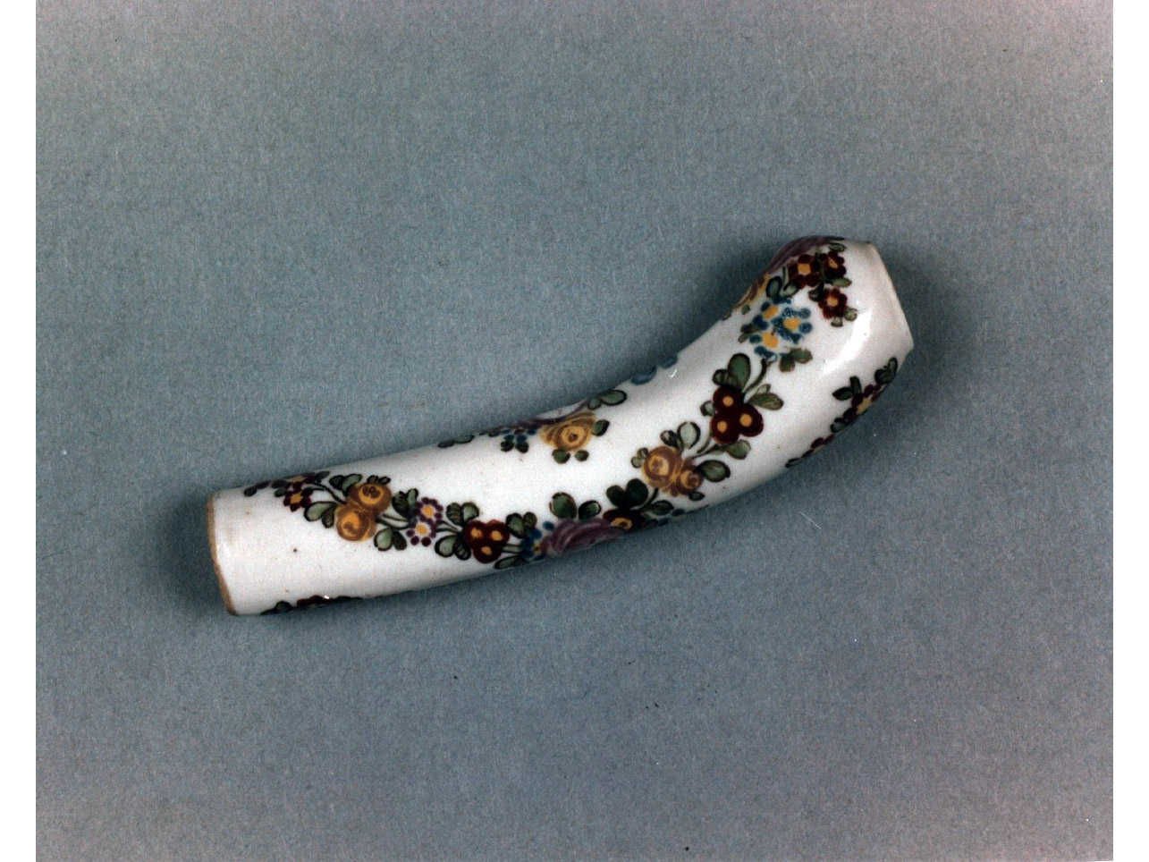 motivo decorativo floreale (coltello, frammento) - produzione di Chantilly (sec. XVIII)