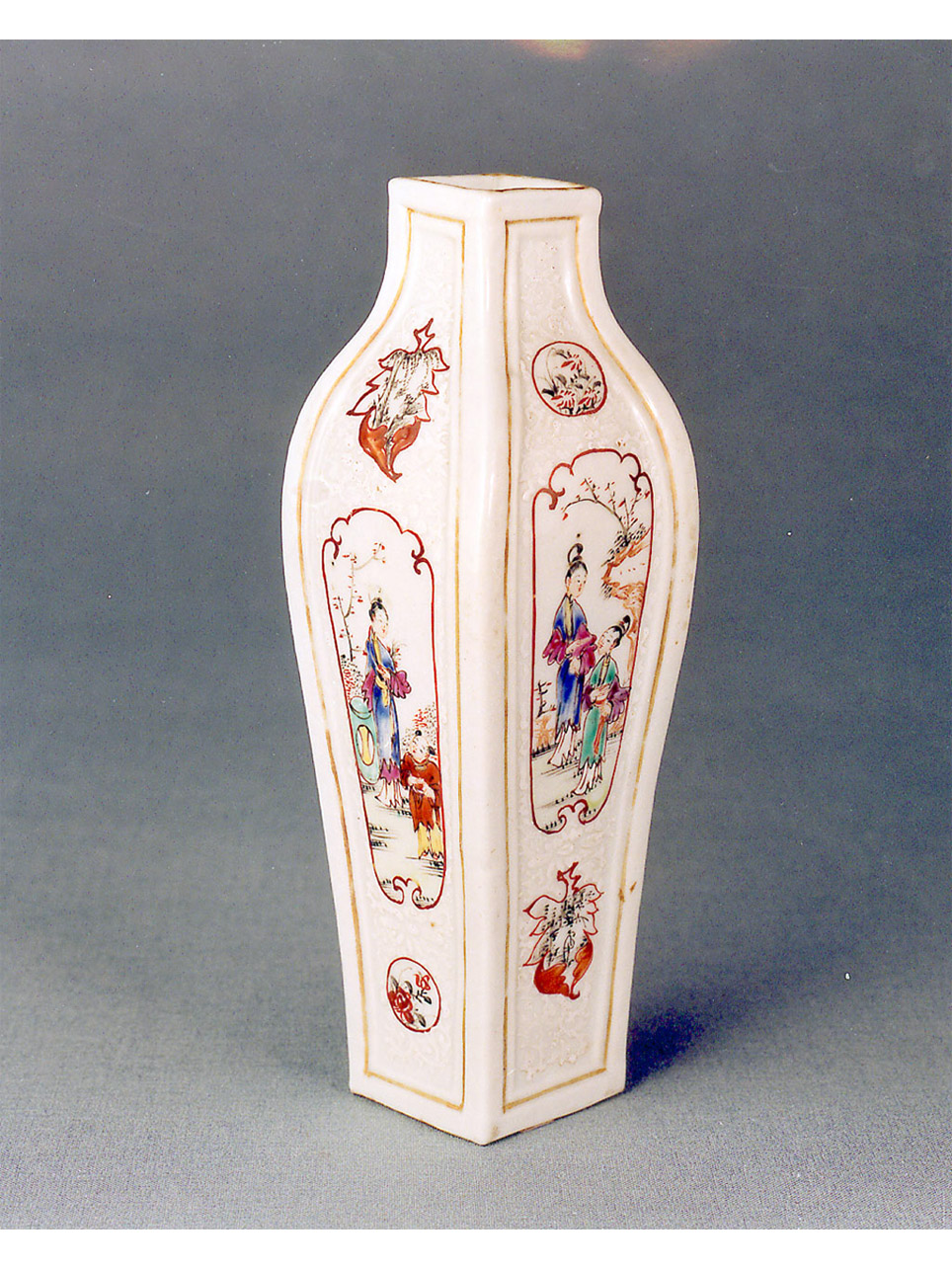 motivi decorativi vegetali (vaso) - manifattura giapponese (sec. XVIII)