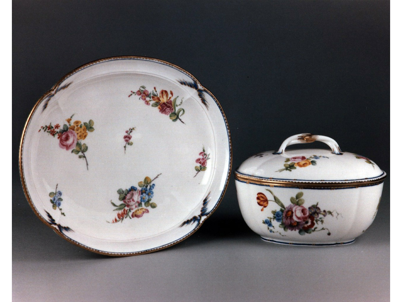 motivi decorativi floreali (tazza) di Bulidon Nicolas (sec. XVIII)