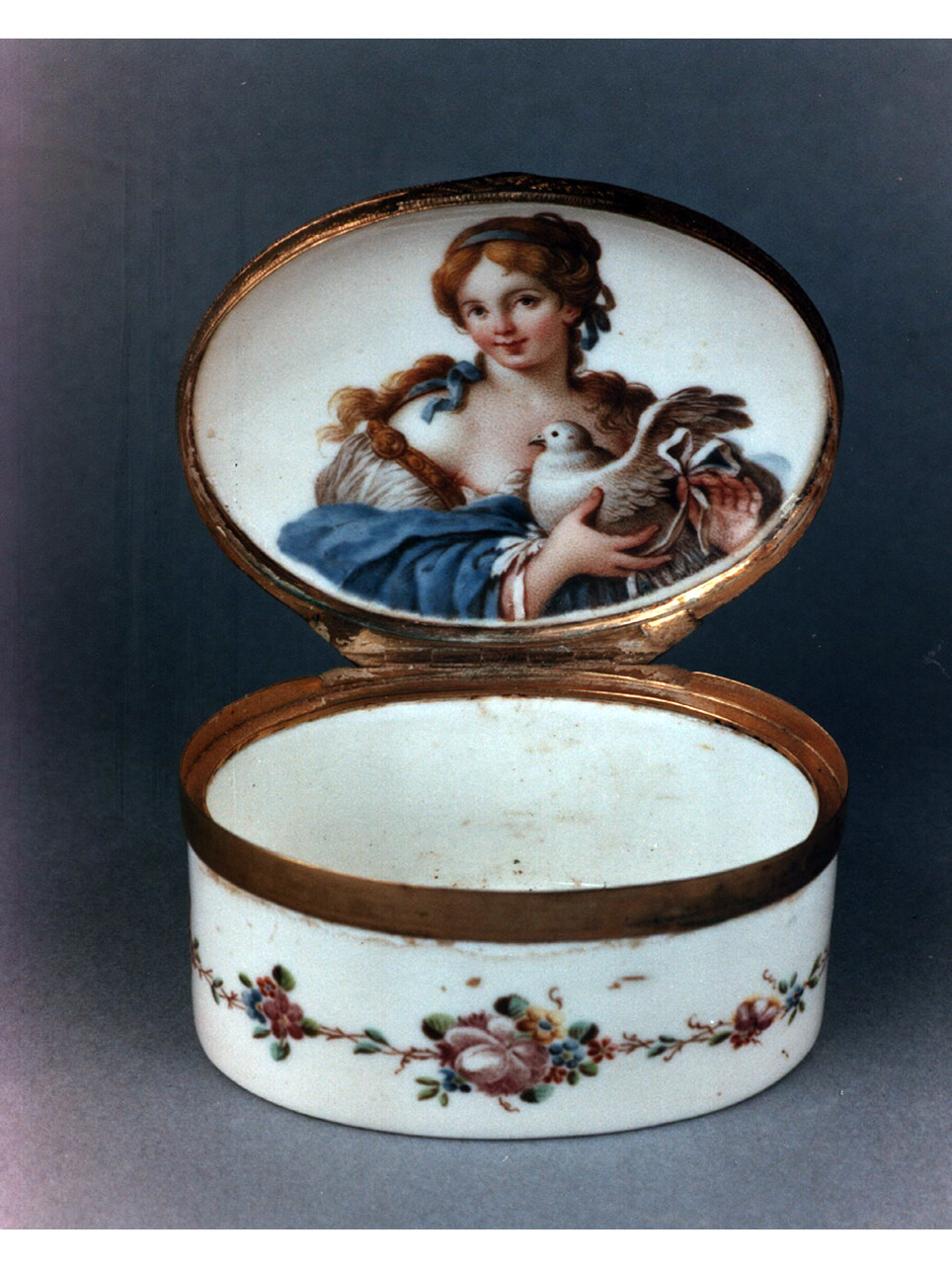 figura femminile (tabacchiera) - manifattura francese (seconda metà sec. XVIII)