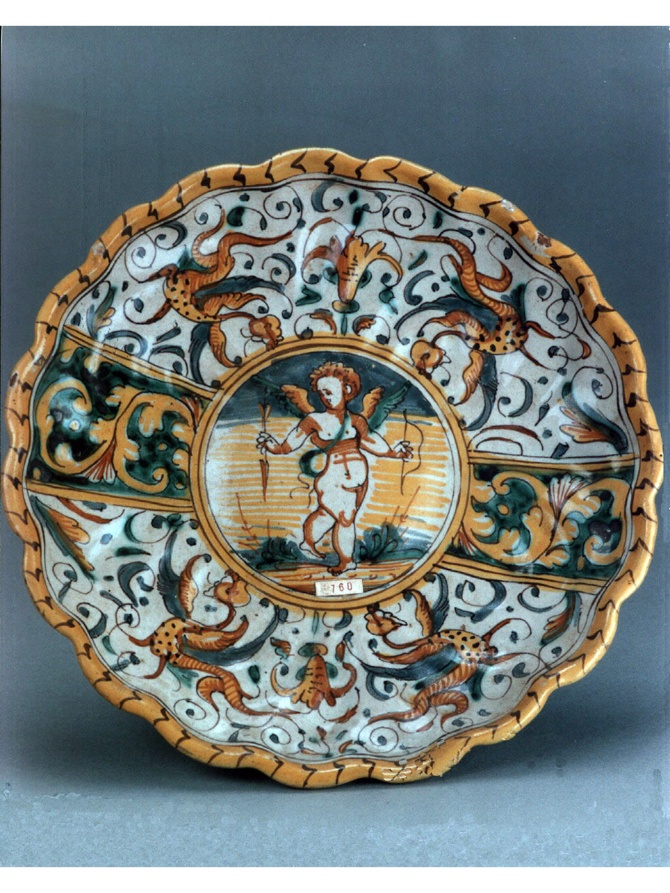 motivi decorativi floreali (alzata) - manifattura di Deruta (prima metà sec. XVII)