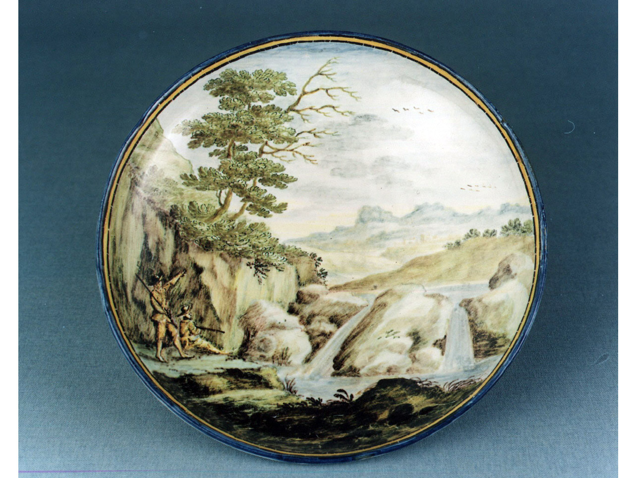 paesaggio fluviale con figure (piatto) di Grue Aurelio (secondo quarto sec. XVIII)