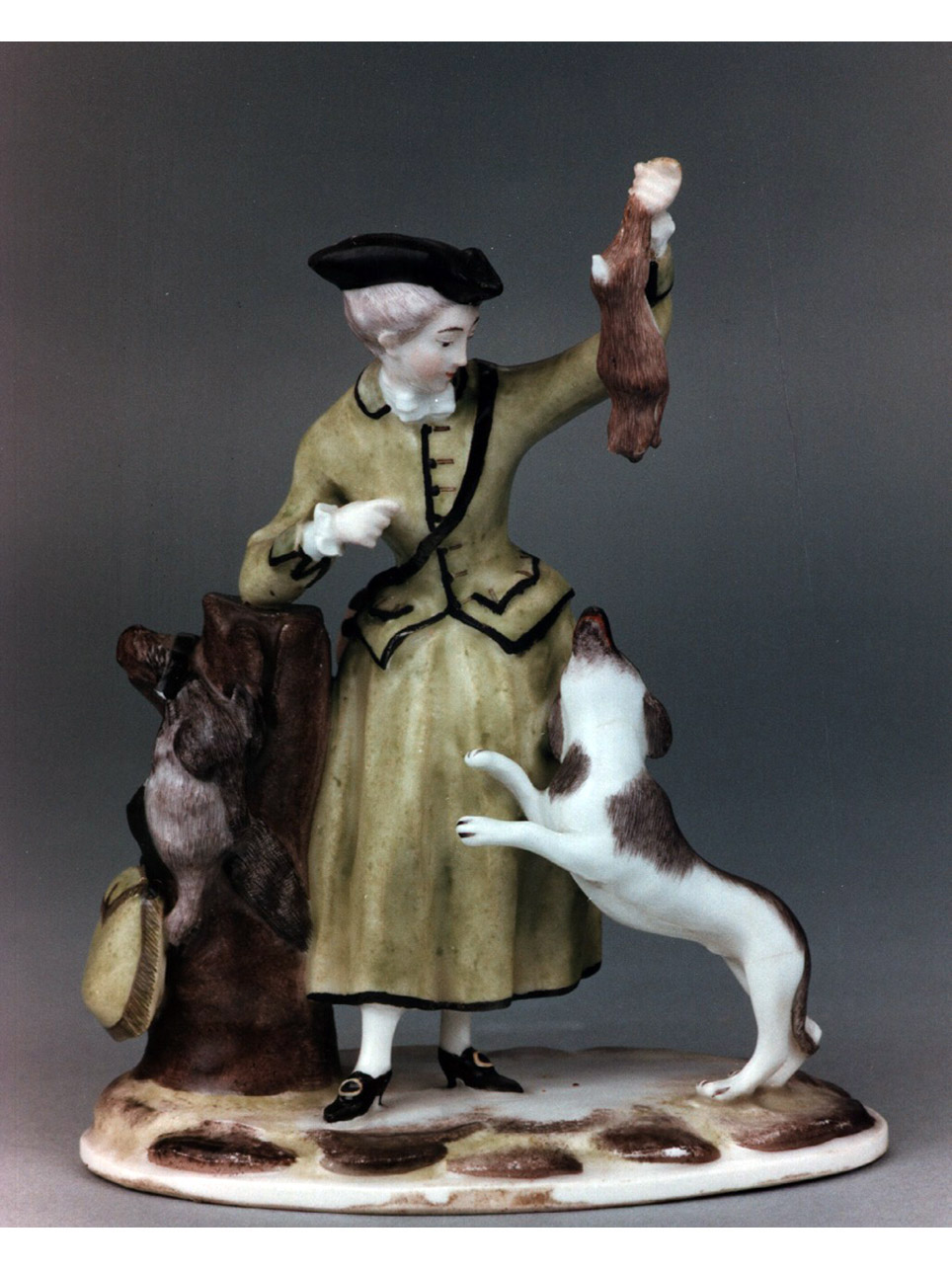 donna in abiti da cacciatrice con selvaggina e cane (statuetta) - manifattura di Wallendorf (sec. XVIII)