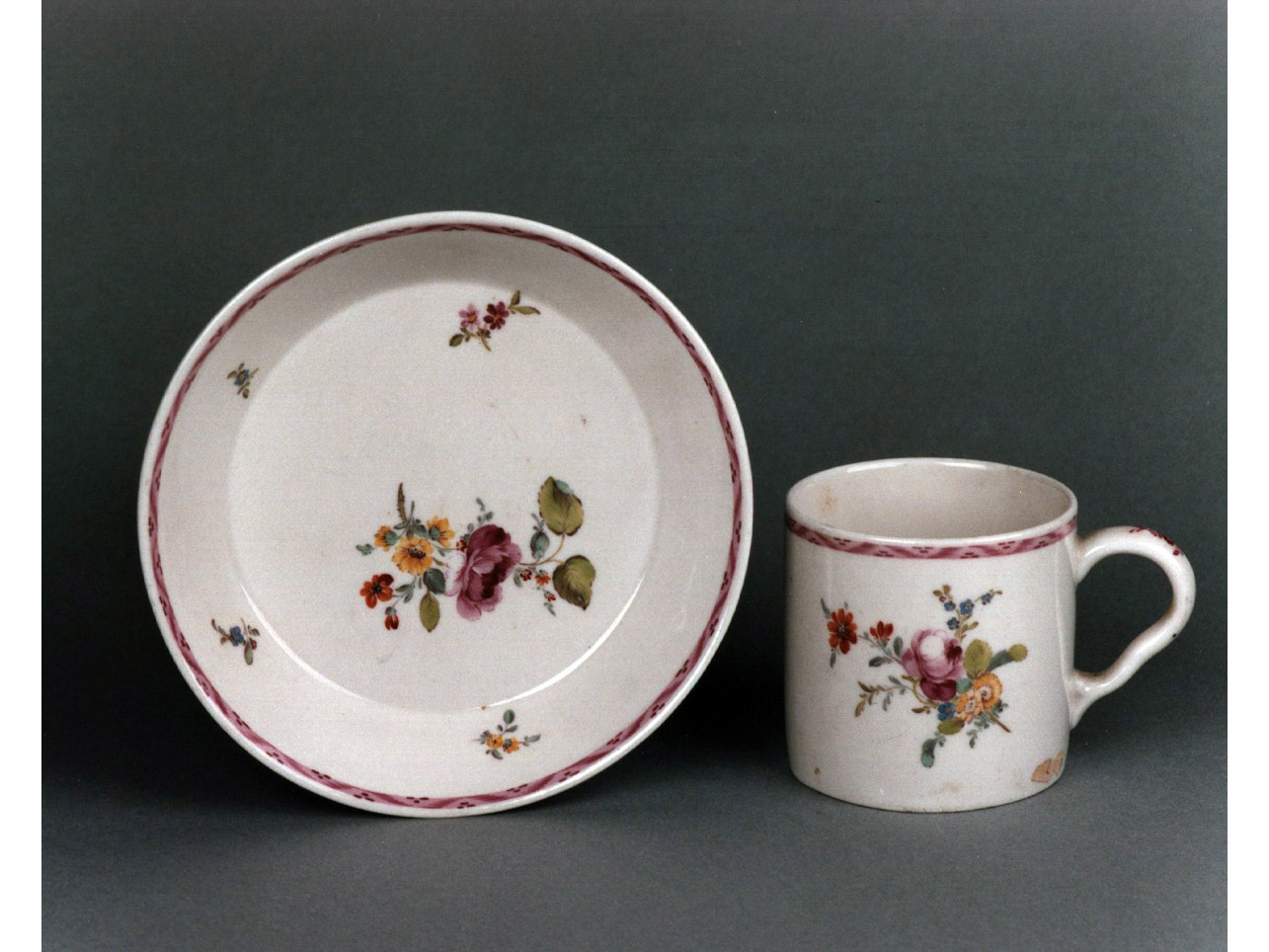 motivi decorativi floreali (tazza) - manifattura di Rauenstein (secc. XVIII/ XIX)