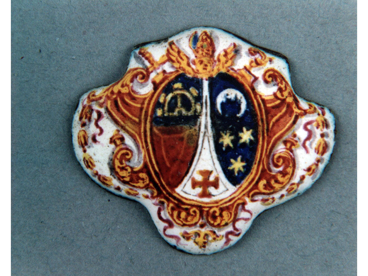 stemma gentilizio (placchetta) - bottega tedesca (seconda metà sec. XVIII)
