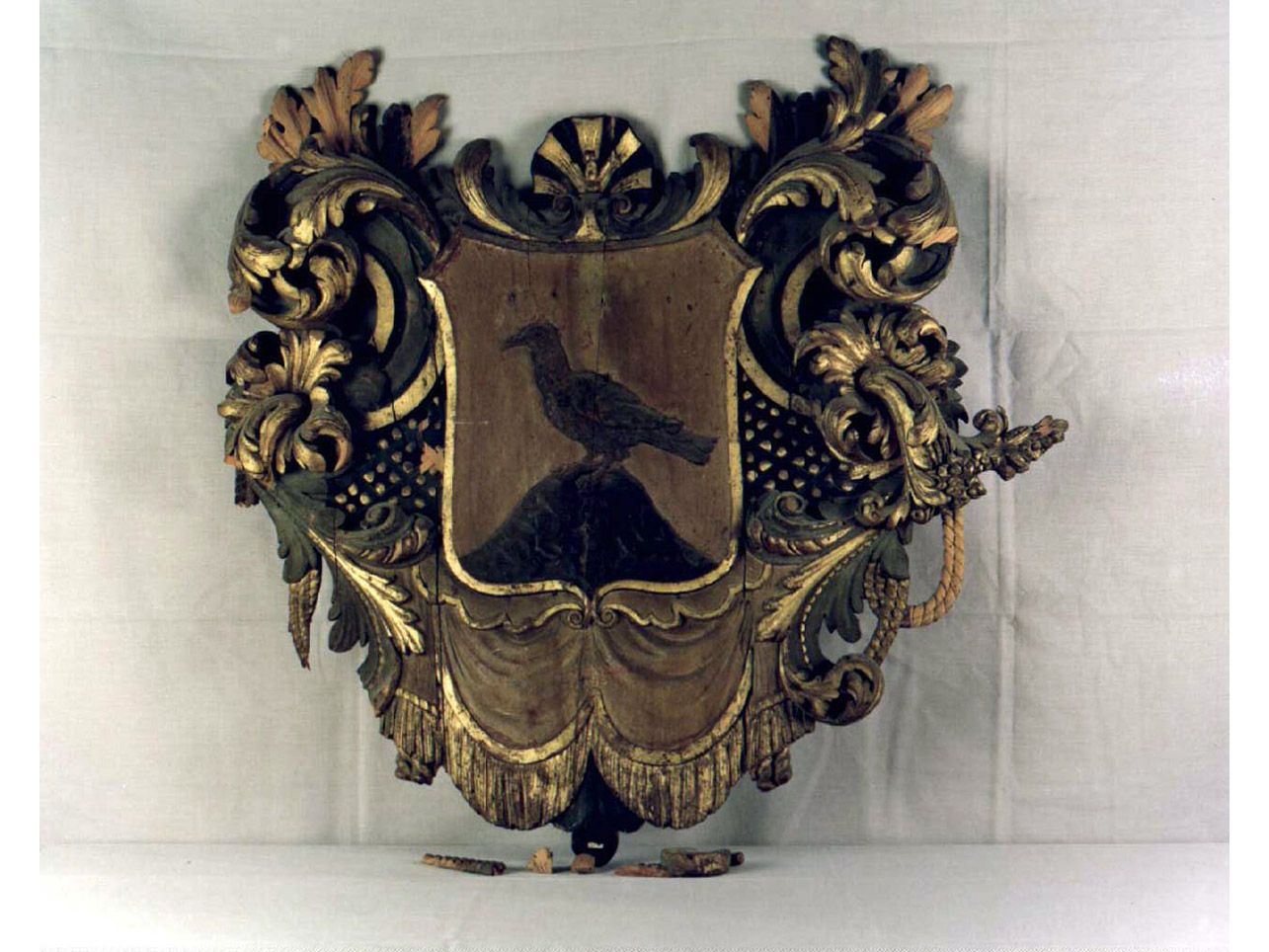 stemma gentilizio (targa) - bottega fiamminga (seconda metà sec. XVIII)