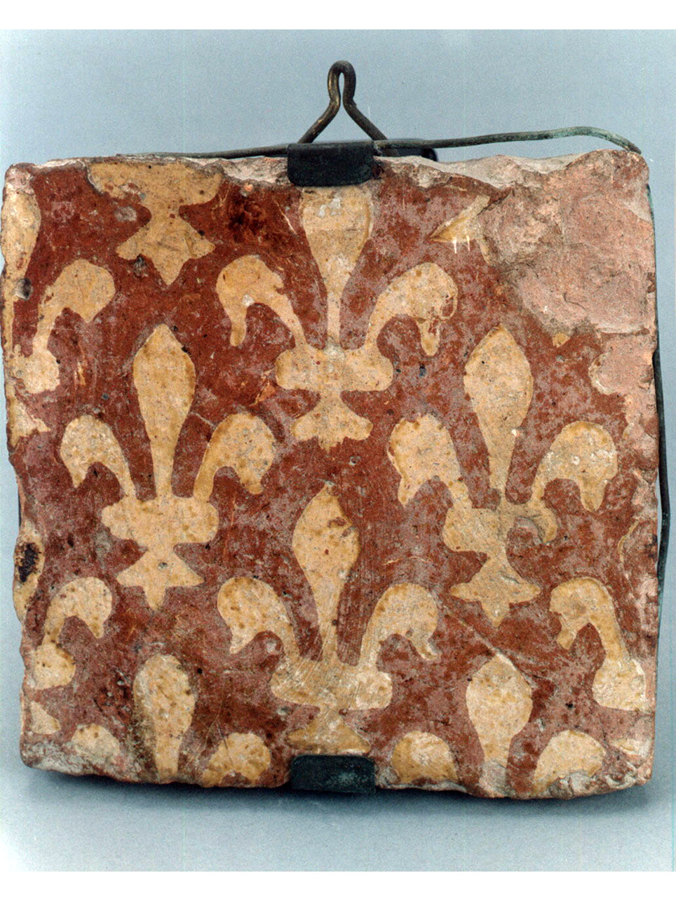 motivi decorativi floreali (mattonella) - bottega inglese (secc. XIII/ XIV)