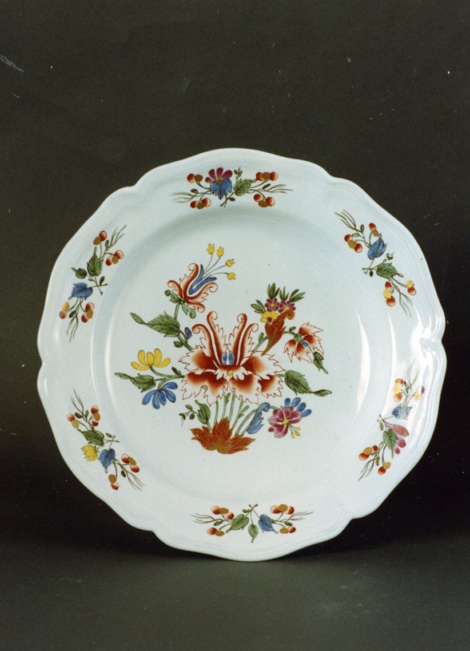motivi decorativi floreali (piatto, serie) - manifattura Richard-Ginori (seconda metà sec. XVIII)