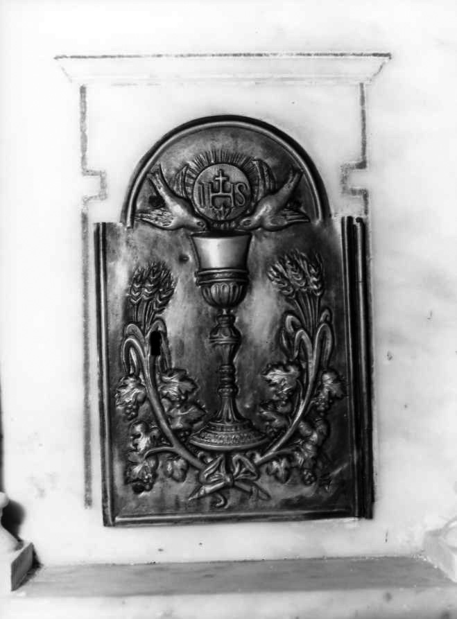 calice eucaristico (sportello di tabernacolo) - bottega campana (prima metà sec. XX)