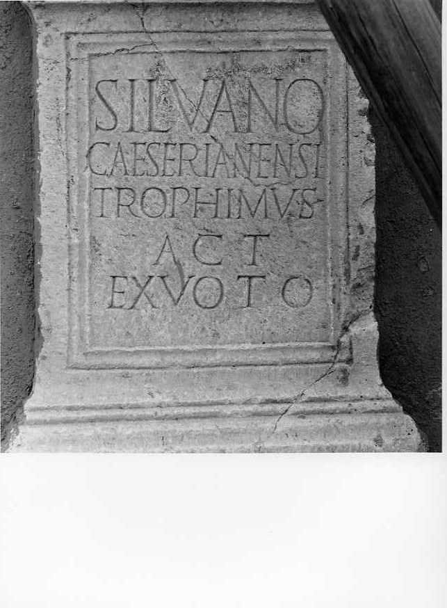 pietra sacra - bottega romana (sec. I)