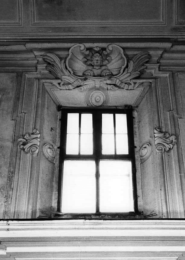 cherubini e motivi decorativi fitomorfi (mostra di finestra, serie) - bottega campana (seconda metà sec. XVIII)