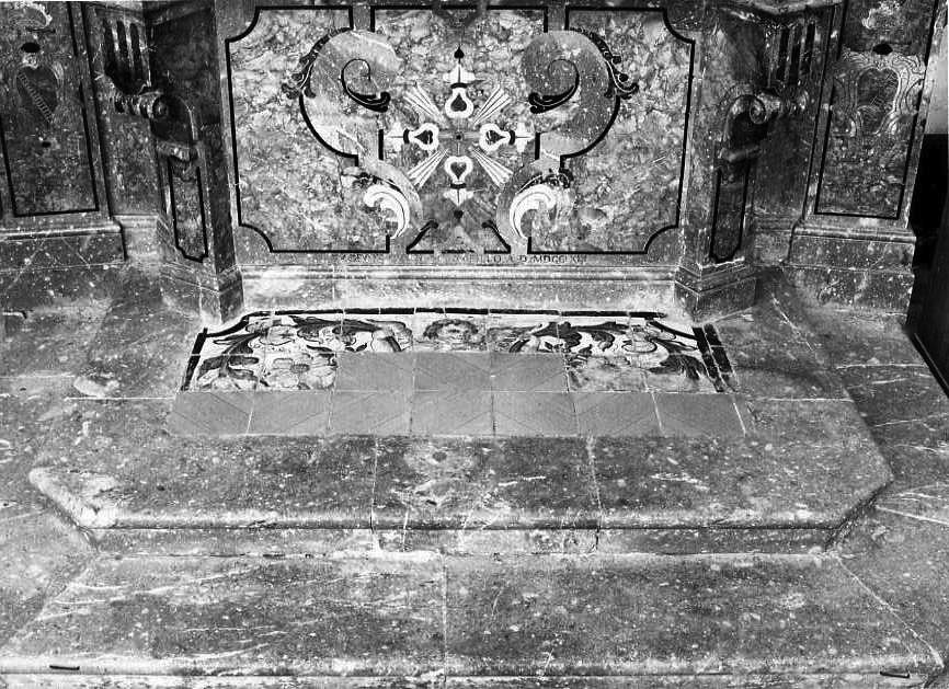 gradino d'altare - bottega campana (seconda metà sec. XVIII)