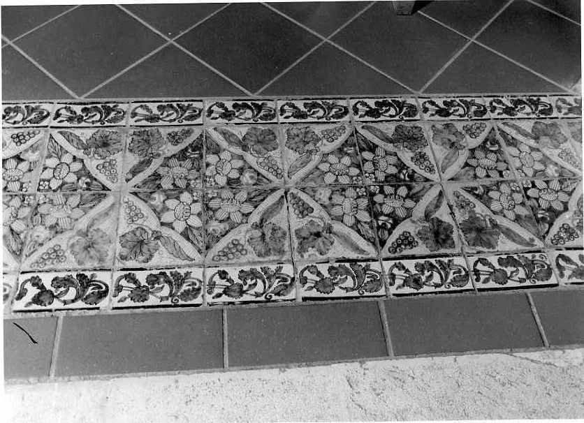 pavimento, frammento - bottega cerretese (sec. XVIII)