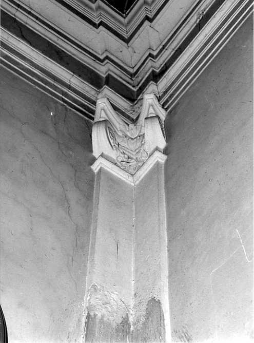 motivi decorativi a volute (capitello ionico) - bottega campana (sec. XIX)