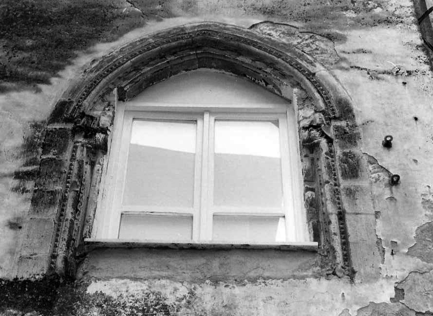 archivolto di finestra - bottega campana (seconda metà sec. XIV)