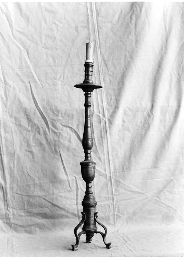 candeliere, serie - bottega campana (fine/inizio secc. XVII/ XVIII)