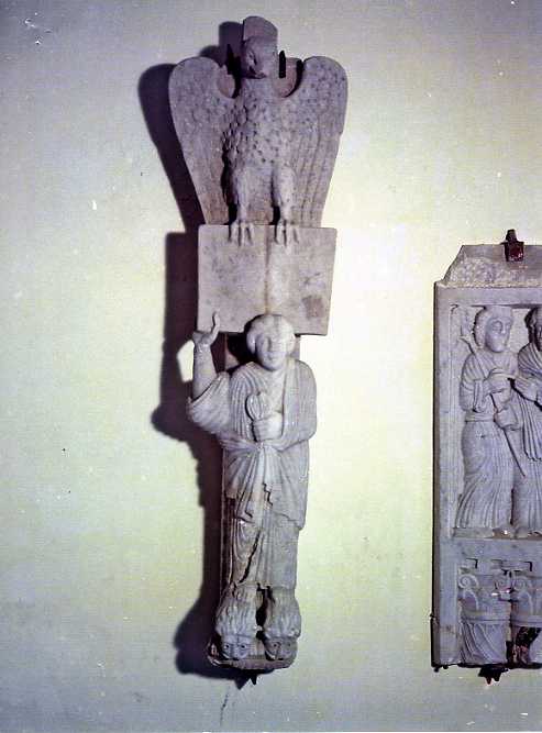 scultura, frammento - bottega campana (prima metà sec. XIII)