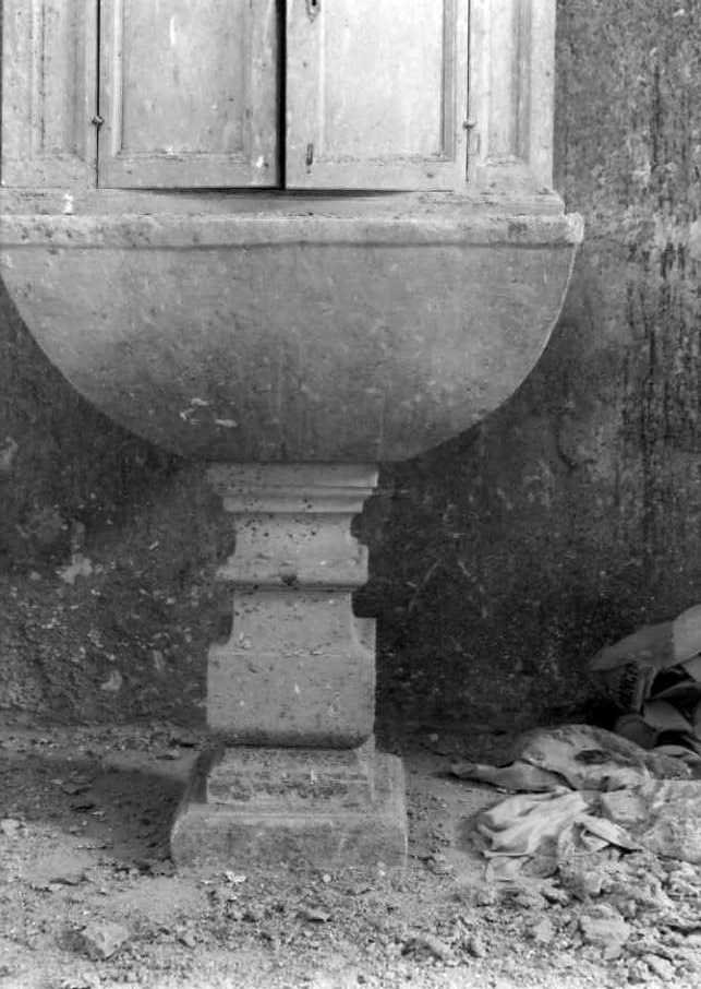 fonte battesimale - bottega campana (sec. XIV)